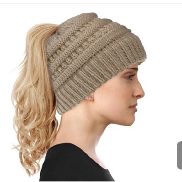 Accessories - Womens ponytail beanie